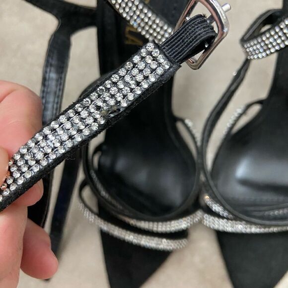 Miss Lola Luxe Touché Black Heels - Picture 3 of 4